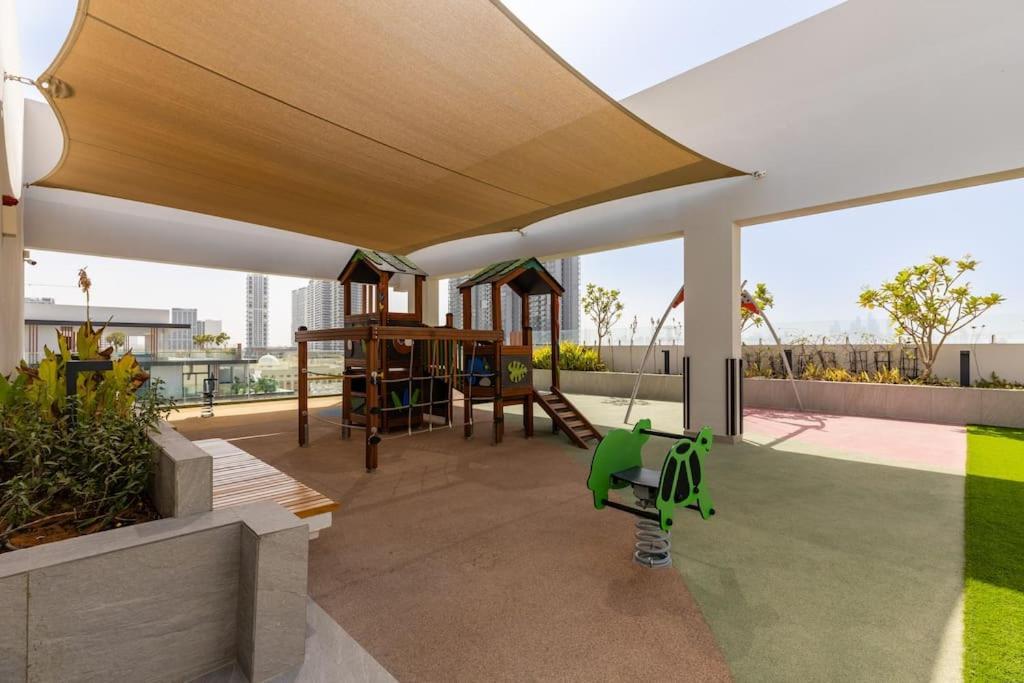 Waves - Luxurious Comfort With Views In Oxford 212