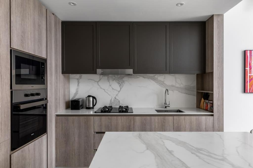 Apartment Waves - Luxurious Comfort With Views In Oxford 212 Dubai