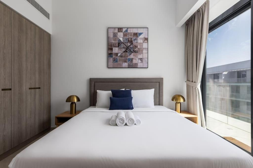 Waves - Luxurious Comfort With Views In Oxford 212 Apartment Dubai