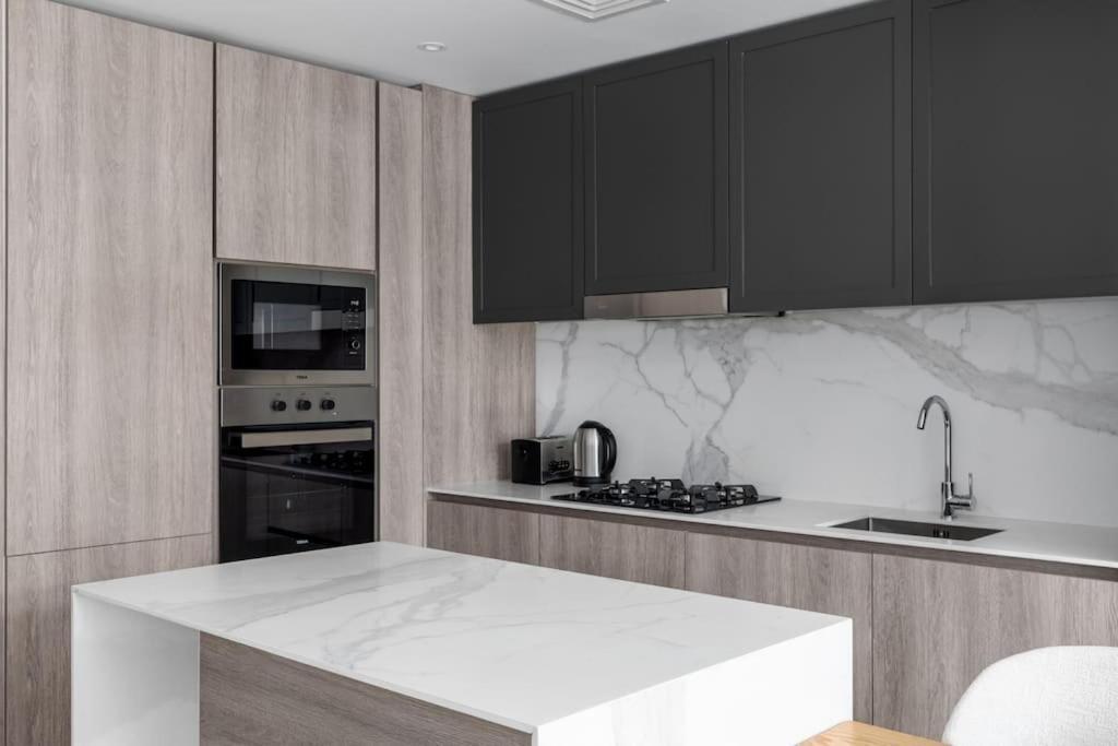 Waves - Luxurious Comfort With Views In Oxford 212 Dubai