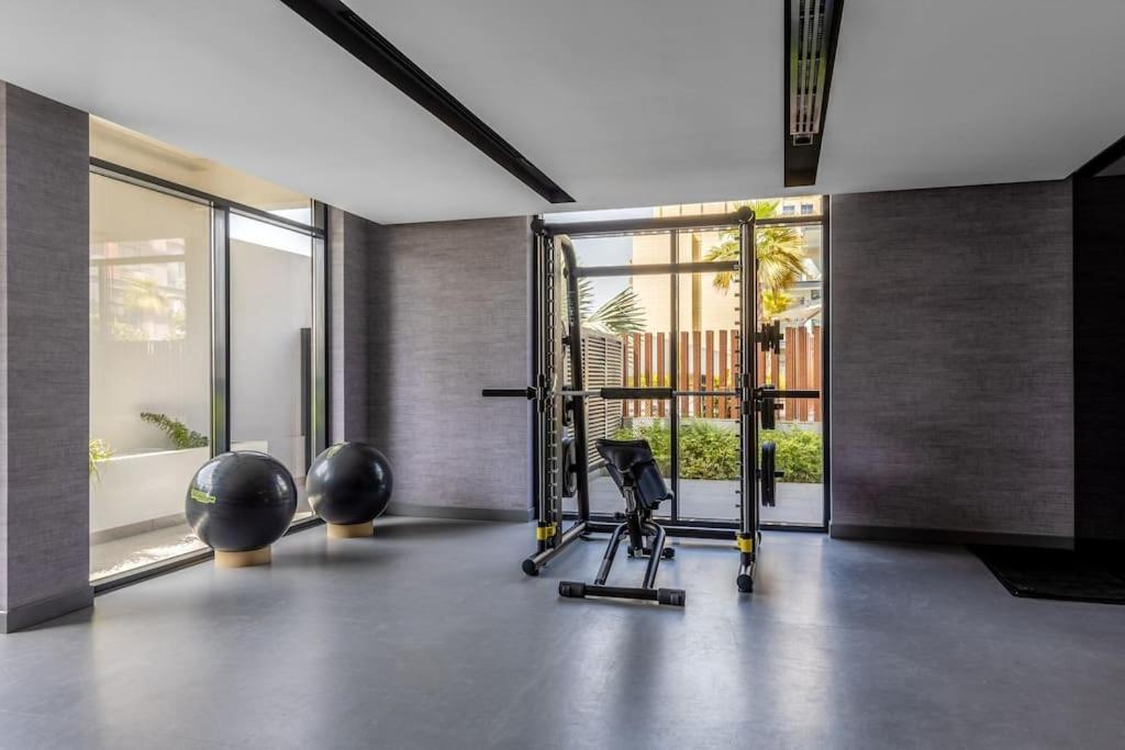 Apartment Waves - Luxurious Comfort With Views In Oxford 212 Dubai