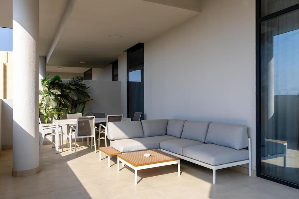 Apartment Waves - Luxurious Comfort With Views In Oxford 212 Dubai