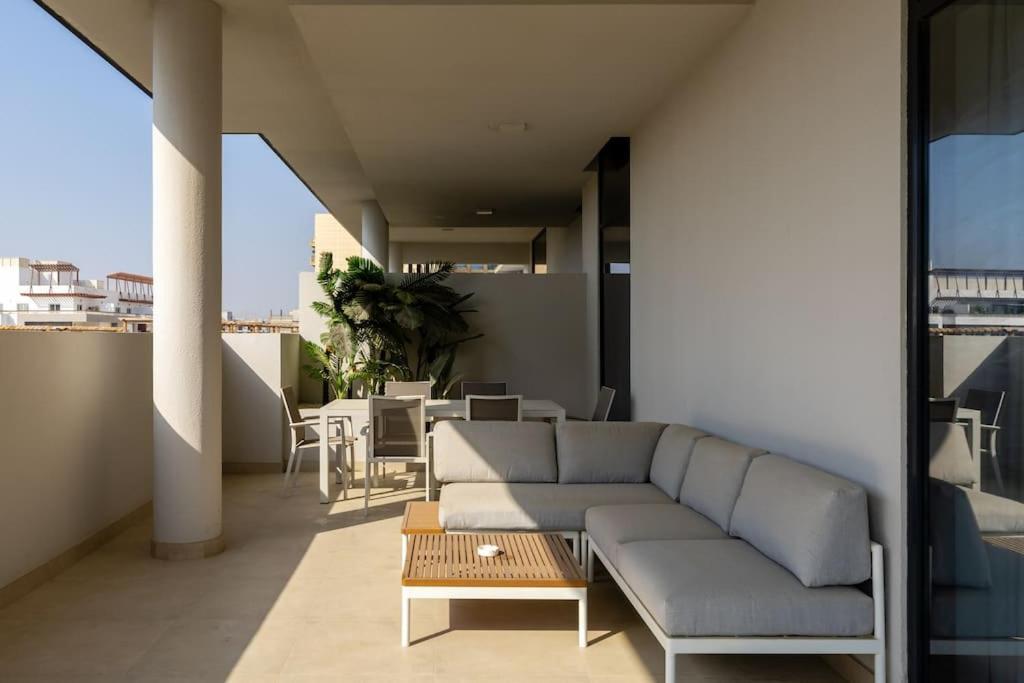 Waves - Luxurious Comfort With Views In Oxford 212 Apartment *